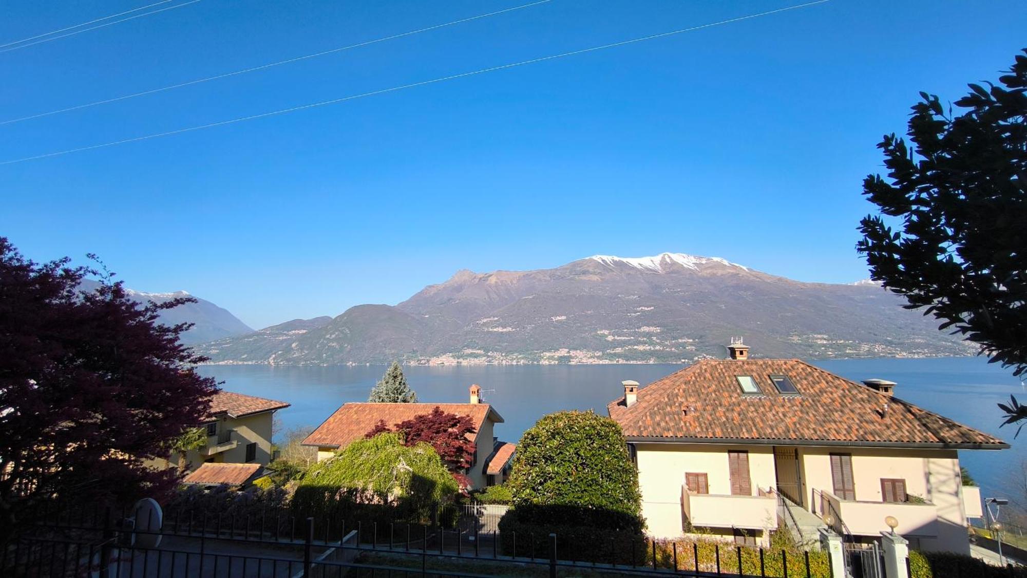 Apartment With Garden And Terrace Beautiful Lake View Беллано Екстер'єр фото